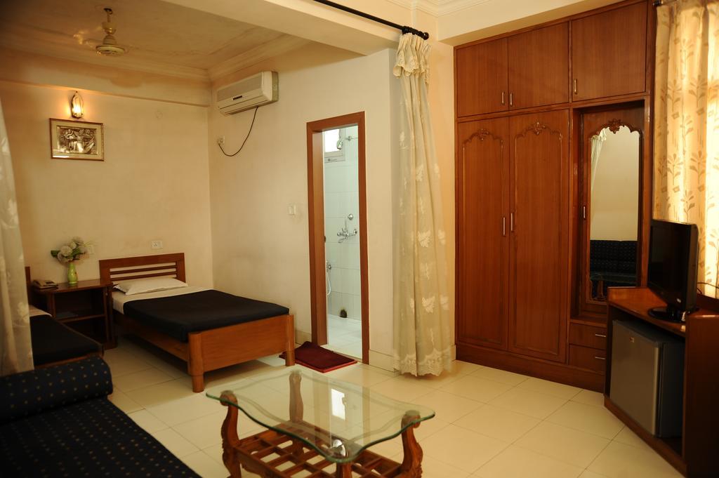 Hotel Rialto Guwahati Room photo